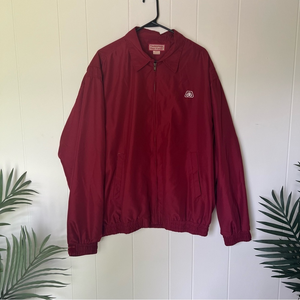Technology that yields Burgundy Men's Jacket size e-large